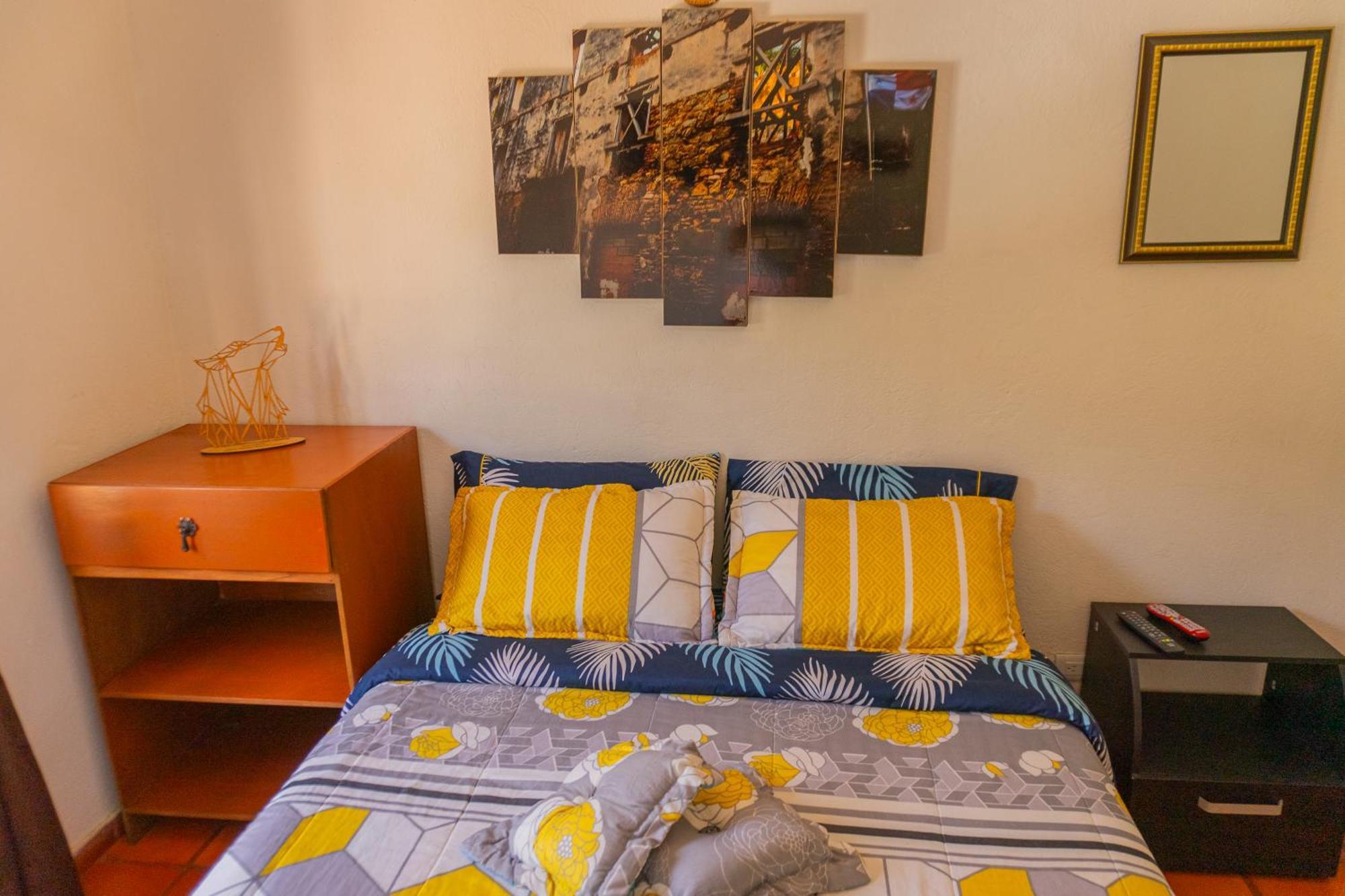 Hospedaje La Casa De Chavela Centro Historico บียาเดเลย์บา ภายนอก รูปภาพ
